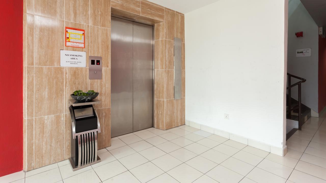 Oyo 182 Simms Grand Inn クアラルンプール エクステリア 写真